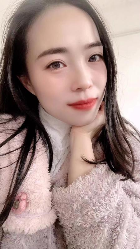 穿着黑丝袜的少妇